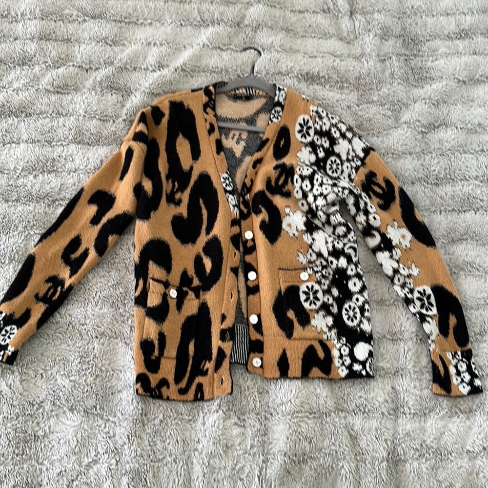 Cc logo caramel black and white button down cardigan size 36 (S)